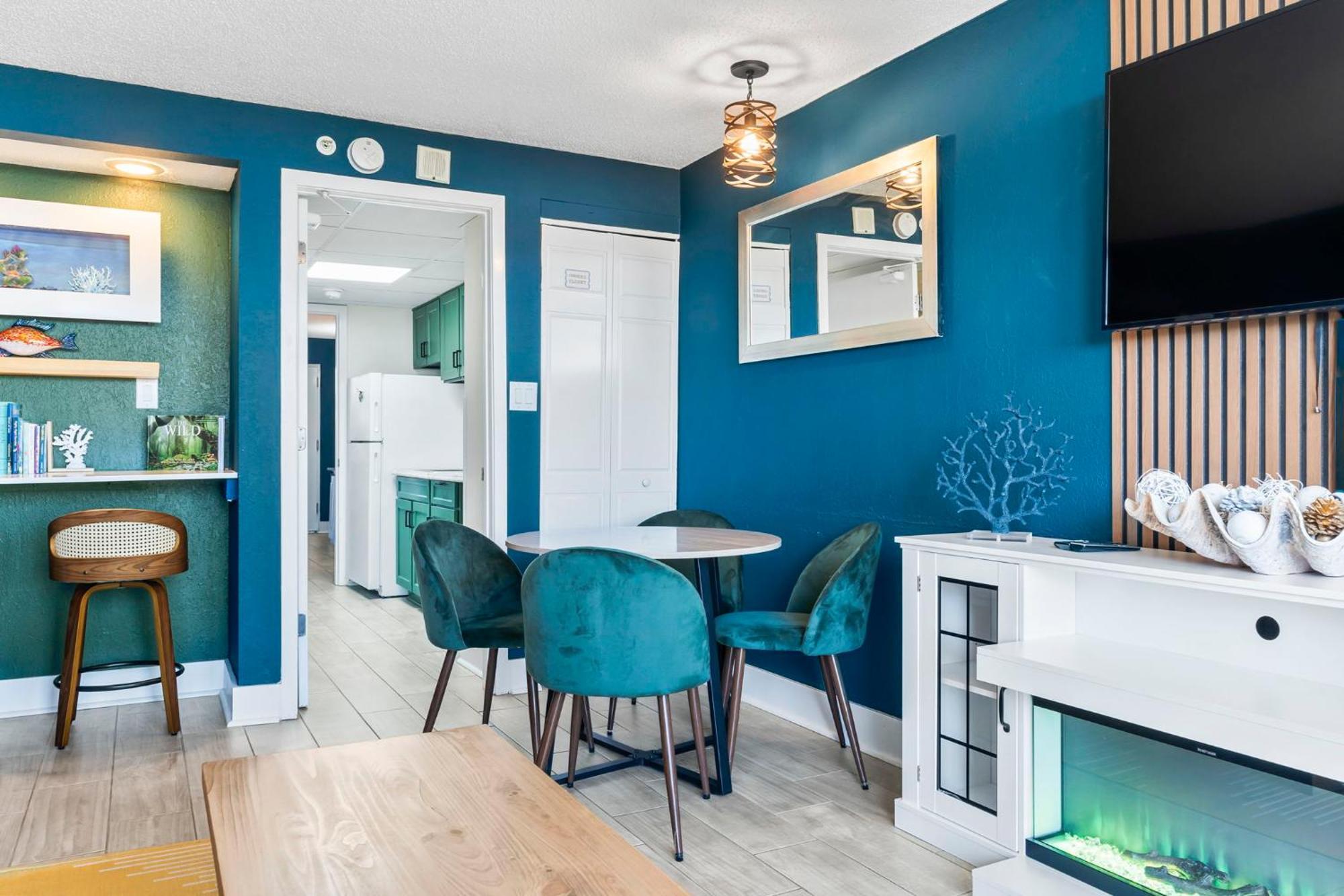 Recently Remodeled Double Queen Condo- Oceanfront Views! Boardwalk 135 Миртл-Бич Экстерьер фото