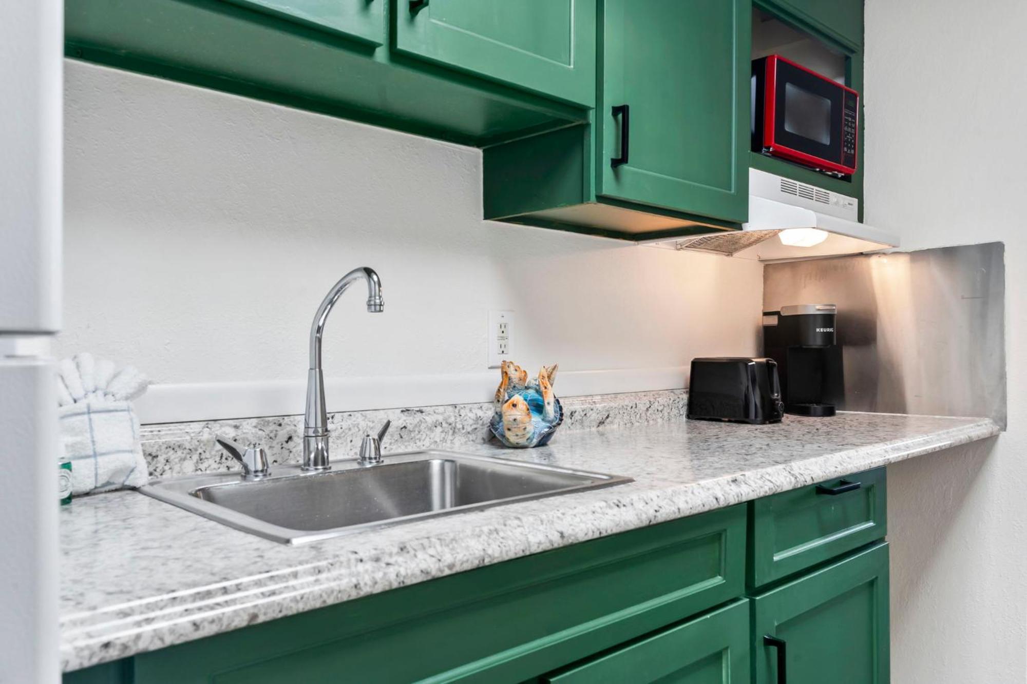 Recently Remodeled Double Queen Condo- Oceanfront Views! Boardwalk 135 Миртл-Бич Экстерьер фото